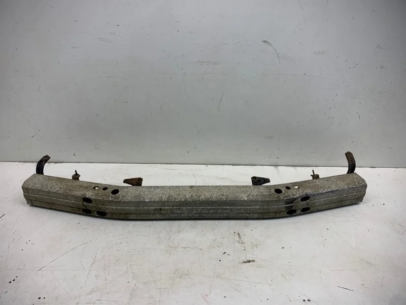 Усилитель бампера Toyota Land Cruiser 2012-2015 200