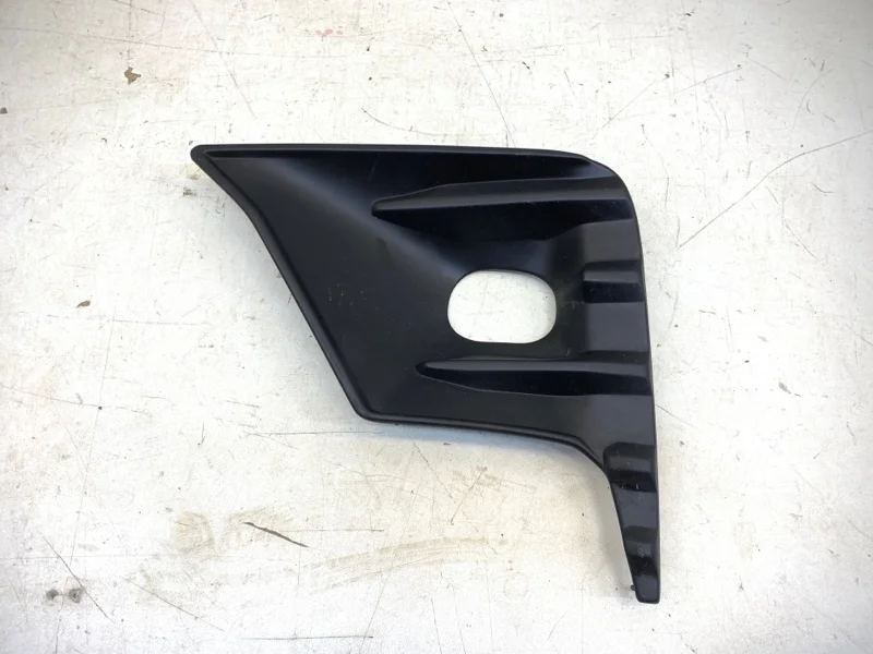 Окантовка птф Toyota Land Cruiser 2015-2021 200