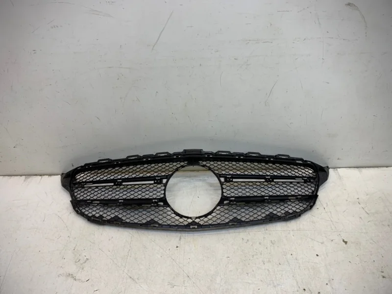 Решетка радиатора Mercedes-Benz -Class 2015-2018 W205