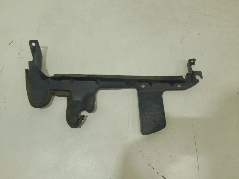 Дефлектор радиатора Nissan Juke 2011- F15