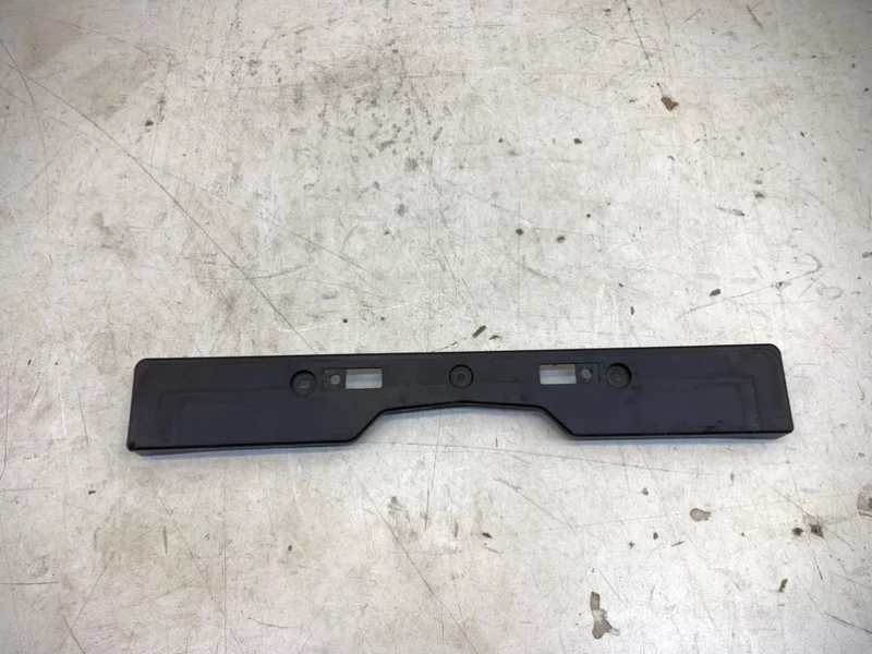 Площадка под гос. номер Toyota Rav4 2015-2019 40