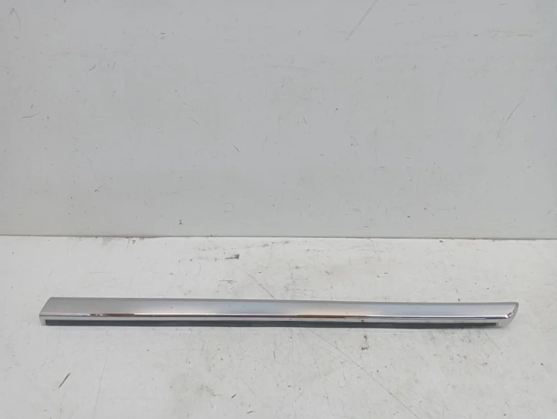 Молдинг двери Toyota Land Cruiser 2015-2021 200