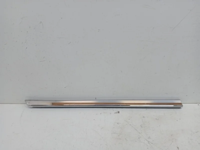 Молдинг двери Toyota Land Cruiser 2015-2021 200