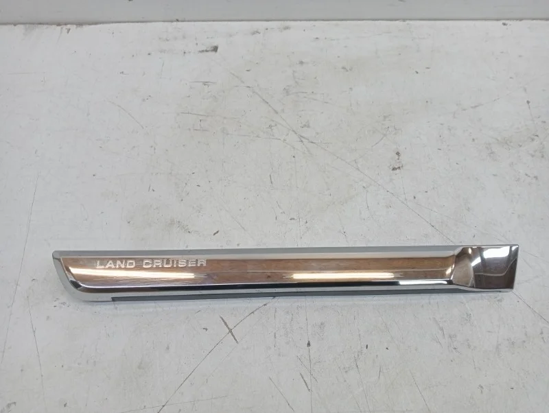 Молдинг двери Toyota Land Cruiser 2015-2021 200