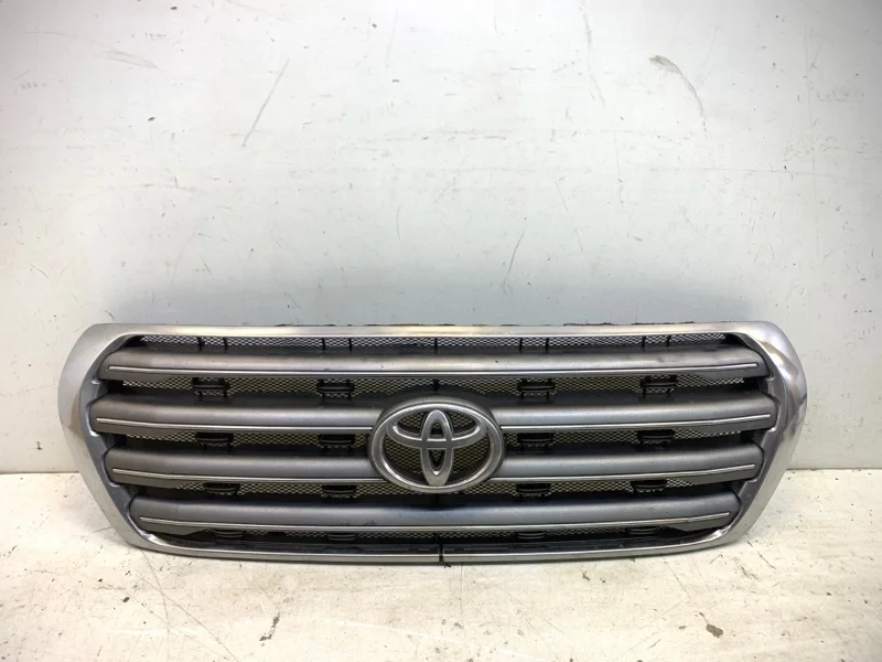 Решетка радиатора Toyota Land Cruiser 2012-2015 200
