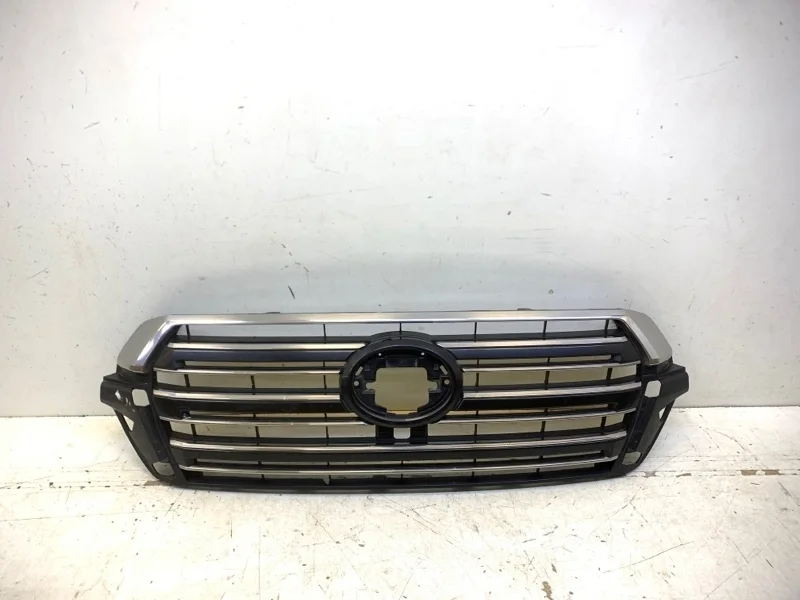 Решетка радиатора Toyota Land Cruiser 2015-2023 200