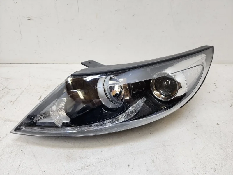 Фара Kia Sportage 2010-2013