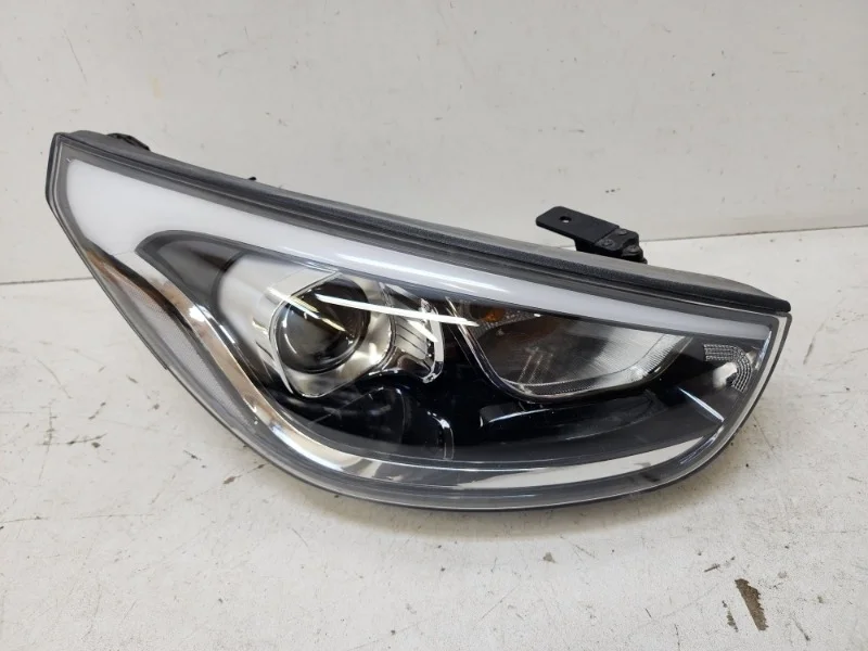 Фара Hyundai ix35 2010-2018