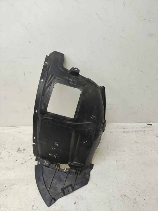 Подкрылок BMW X1 2012-2015 E84