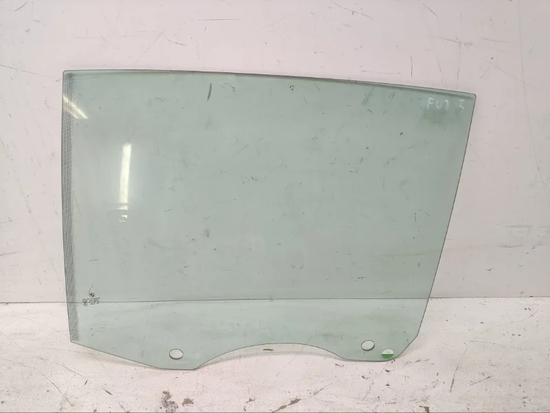 Стекло BMW 5er 2009-2016 F07