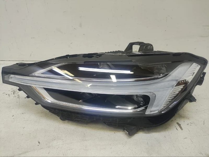 Фара Volvo XC60 2017-