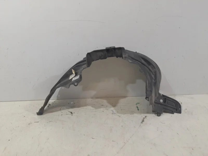 Подкрылок Nissan X-Trail 2000-2007 T30