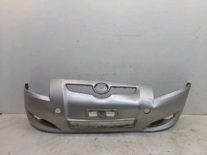 Бампер Toyota Auris 2006-2010