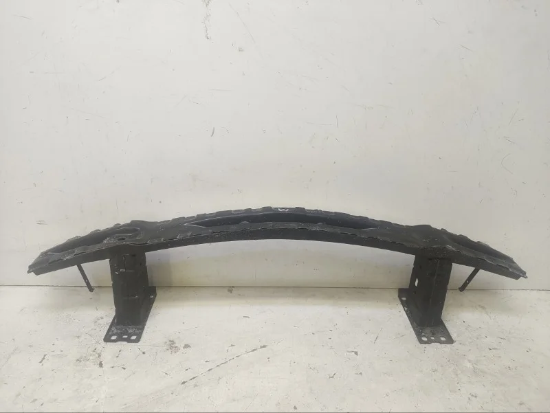 Усилитель бампера BMW 3er 2004-2009 E90