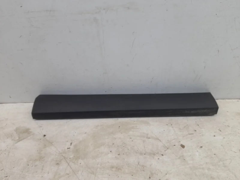 Накладка двери Toyota Rav4 2015-2019 40