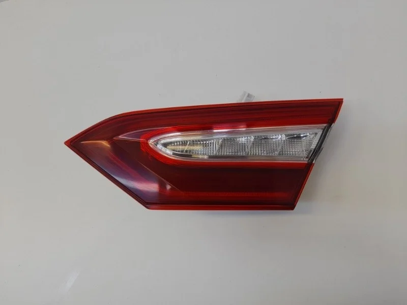 Фонарь Toyota Camry 2017-2024 70