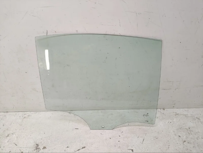 Стекло BMW 3er 2011- F30