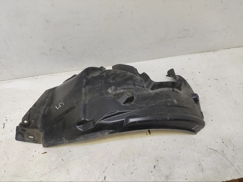 Подкрылок BMW 1er 2008-2013 E88