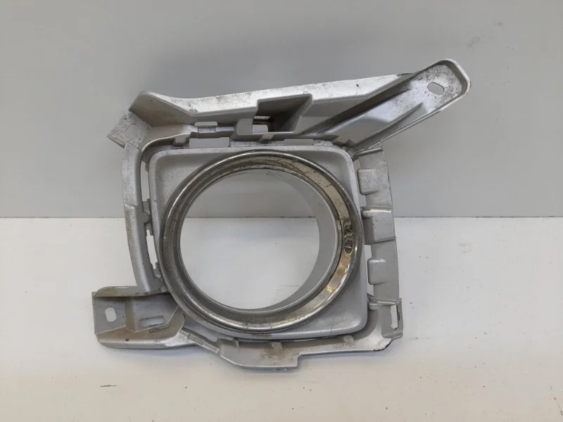 Окантовка птф Toyota Land Cruiser 2012-2015 200