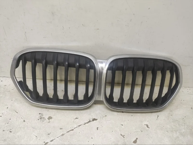 Решетка радиатора BMW X1 2019- F48