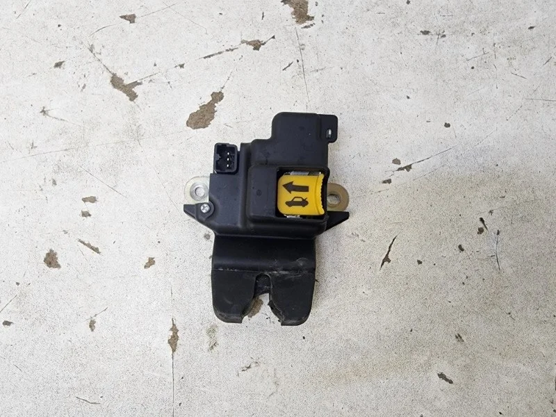 Замок крышки багажника Hyundai Elantra 2011-2016 MD