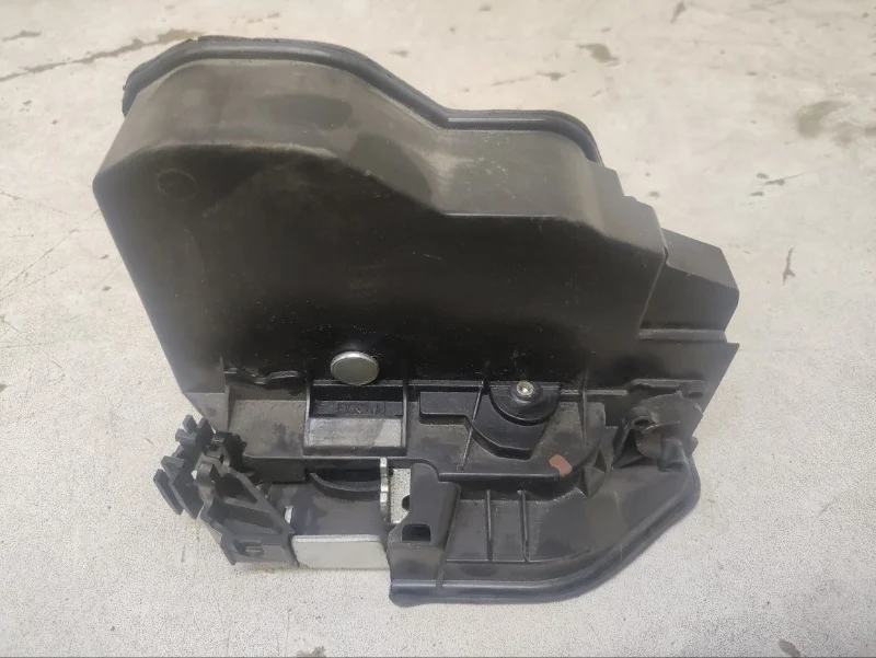 Замок двери BMW X3 2010-2017 F25