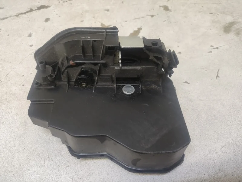 Замок двери BMW X3 2010-2017 F25