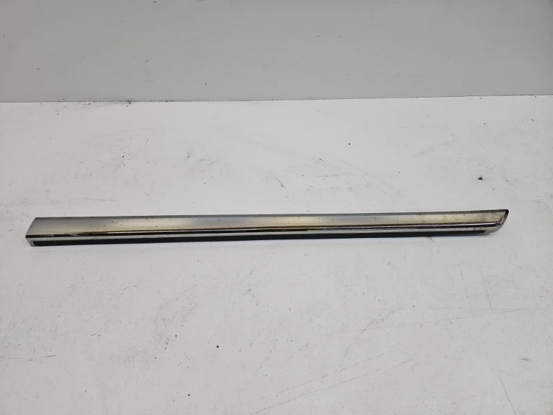 Молдинг двери Toyota Land Cruiser 2015-2021 200