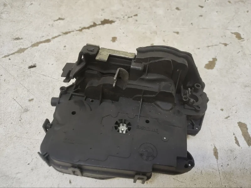 Замок двери BMW X1 2009-2015 E84