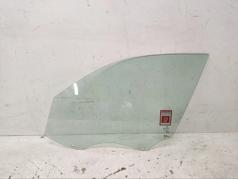 Стекло BMW X1 2009-2015 E84