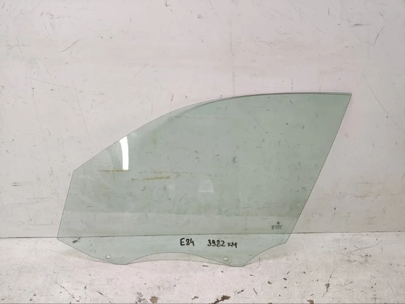 Стекло BMW X1 2009-2015 E84