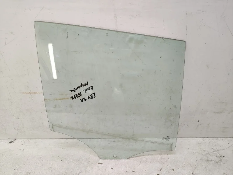 Стекло BMW X1 2009-2015 E84