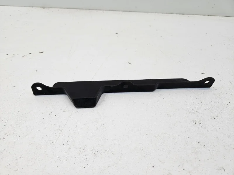 Брызговик Toyota Camry 2017-2024 70