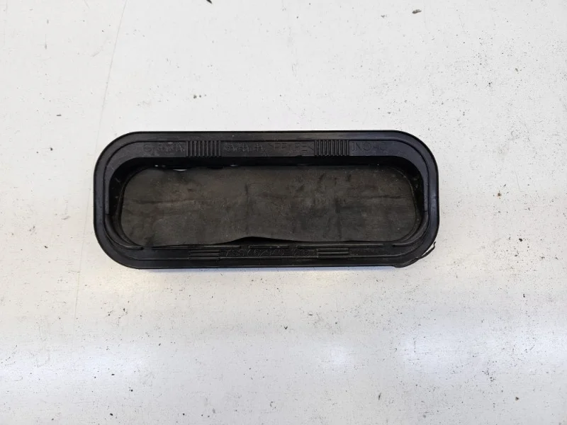 Клапан вентиляционный Toyota Camry 2017-2024 70