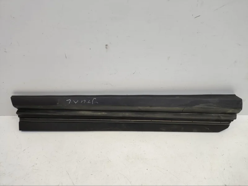 Накладка двери Lexus RX200T 2016-2023 4