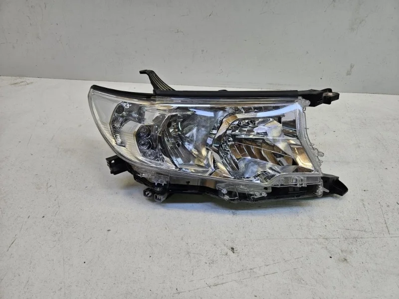 Фара Toyota Land Cruiser Prado 2017-2024 150