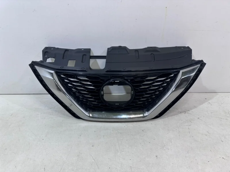 Решетка радиатора Nissan Qashqai c 2013-2019 J11