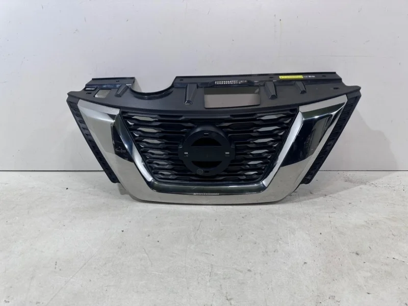 Решетка радиатора Nissan Qashqai c 2017- J11