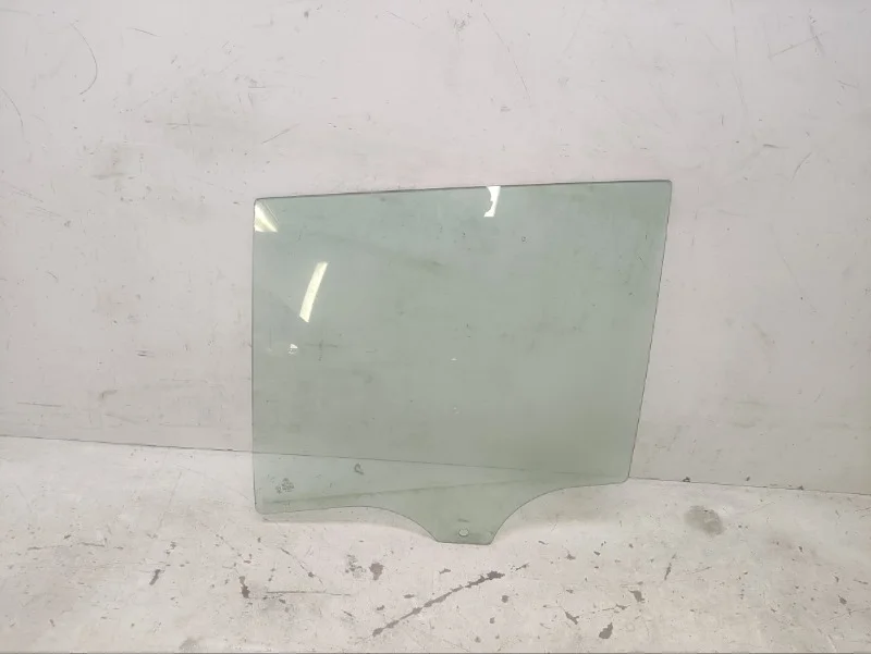 Стекло BMW X5 2006-2013 E70