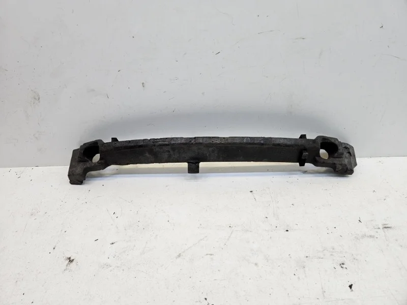 Абсорбер бампера Toyota Rav4 2012-2019 40