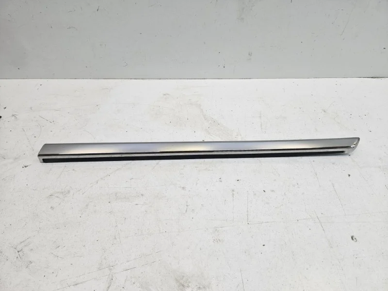 Молдинг двери Toyota Land Cruiser 2007-2021