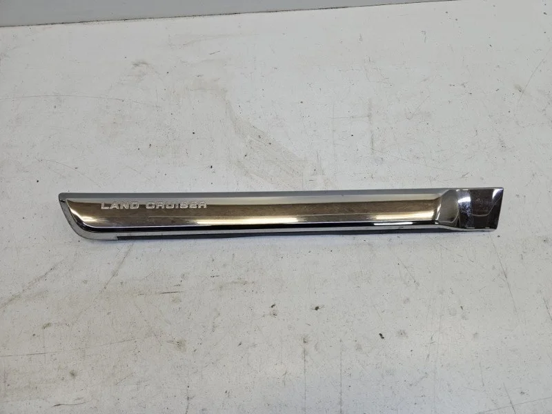 Молдинг двери Toyota Land Cruiser 2007-2021