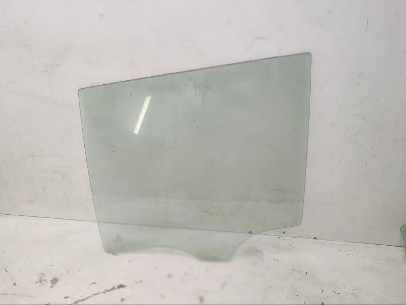 Стекло BMW X5 2006-2013 E70