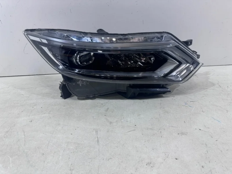 Фара Nissan Qashqai 2019- J11