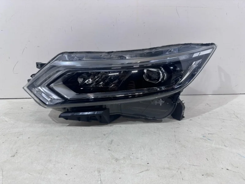 Фара Nissan Qashqai 2019- J11