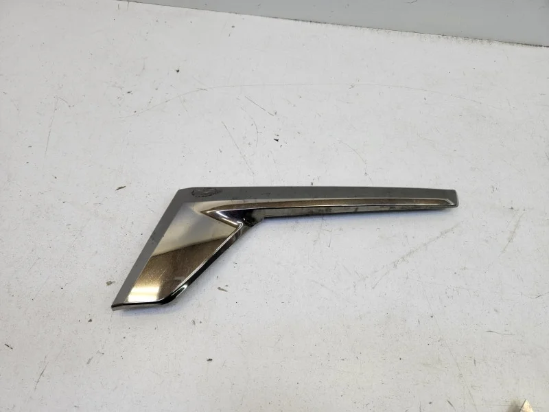 Хром фары Toyota Land Cruiser 2015-2021 200