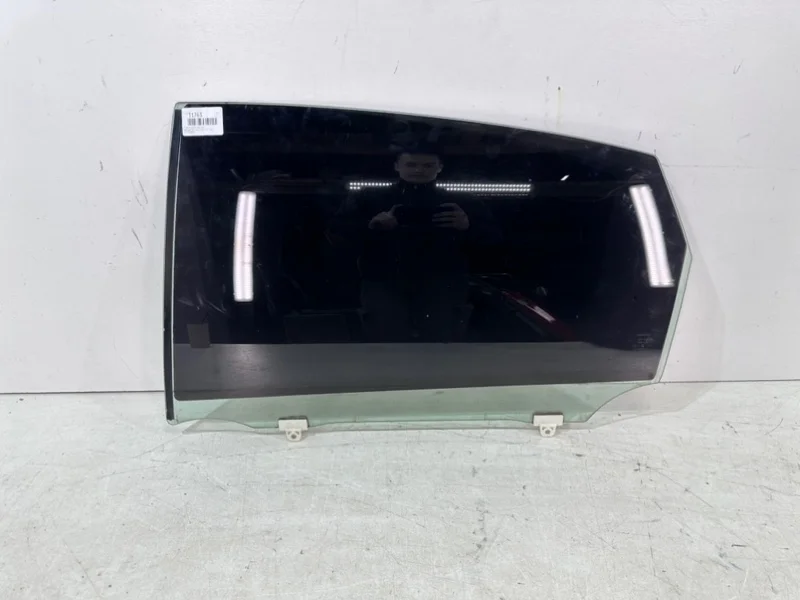 Стекло двери Nissan Teana 2008- 2014 J32