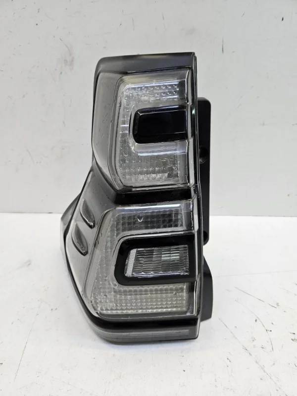 Фонарь Toyota Land Cruiser Prado 2017-2024 150