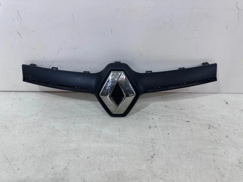 Молдинг решетки радиатора Renault Logan 2018