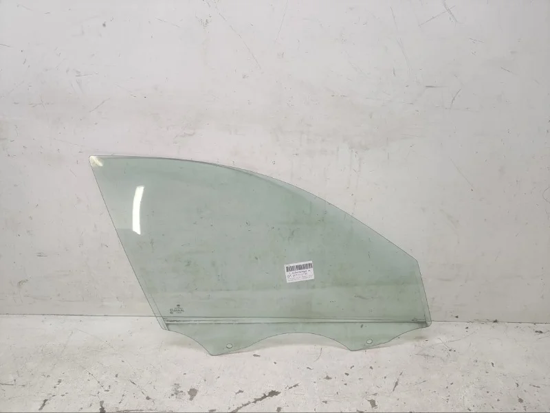 Стекло BMW 3er 2005-2012 E90